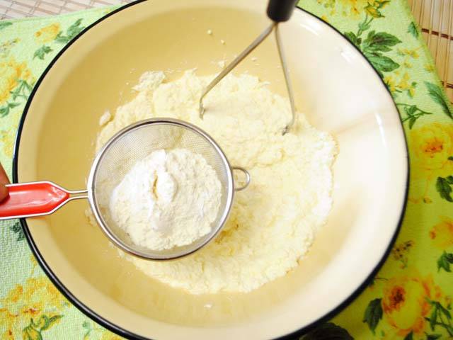 Сырники из творога: 20 пп-рецептов на любой вкус