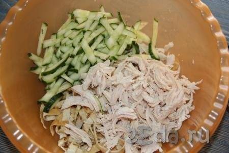 Вкусные салаты с яйцом и зелёным луком: подборка летних рецептов