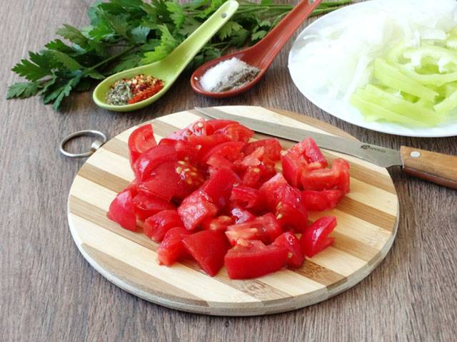 Тушеные баклажаны с овощами