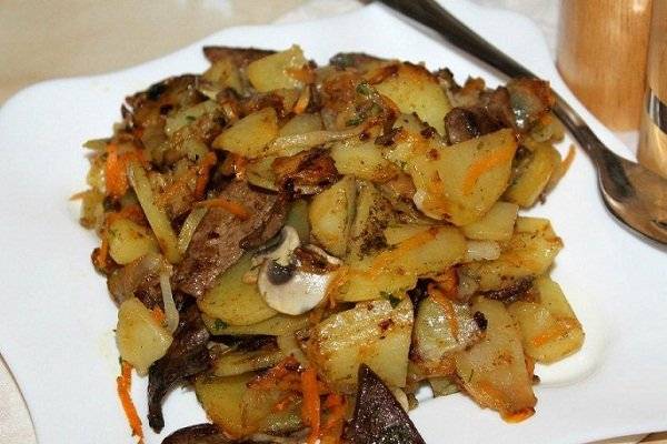 Куриные сердечки с картошкой
