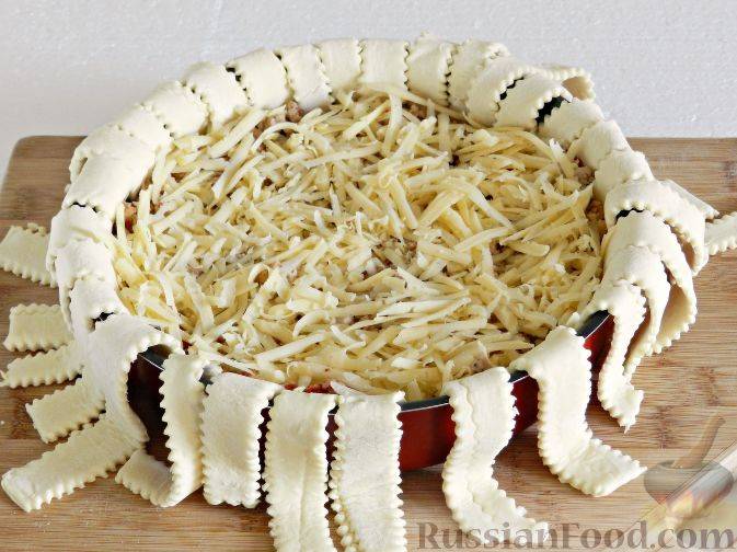 Пошаговый рецепт пирога из слоеного теста с мясом