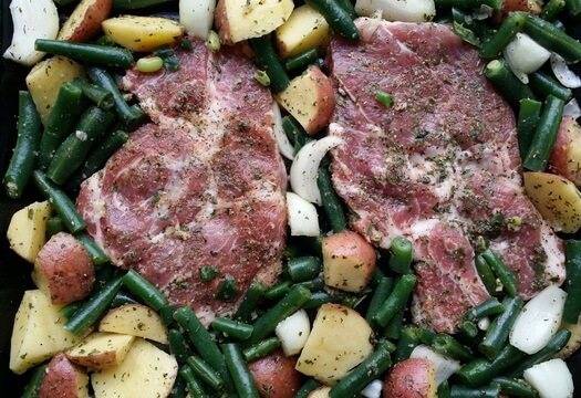 Жареная свинина с грибами и фасолью