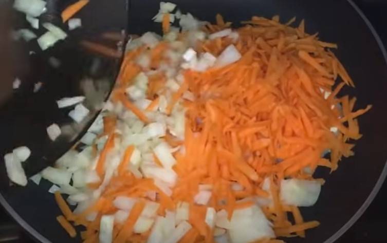 Вкусный сырный суп из плавленых сырков и курицы