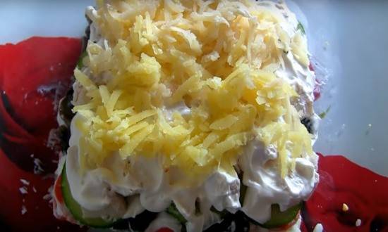 Вкусные салаты с грибами. 7 простых и подробных рецептов на день рождения и новый год