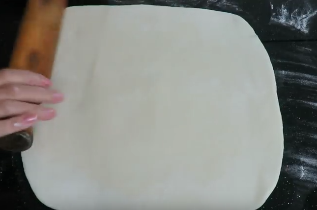 Слоеные пирожки с мясом