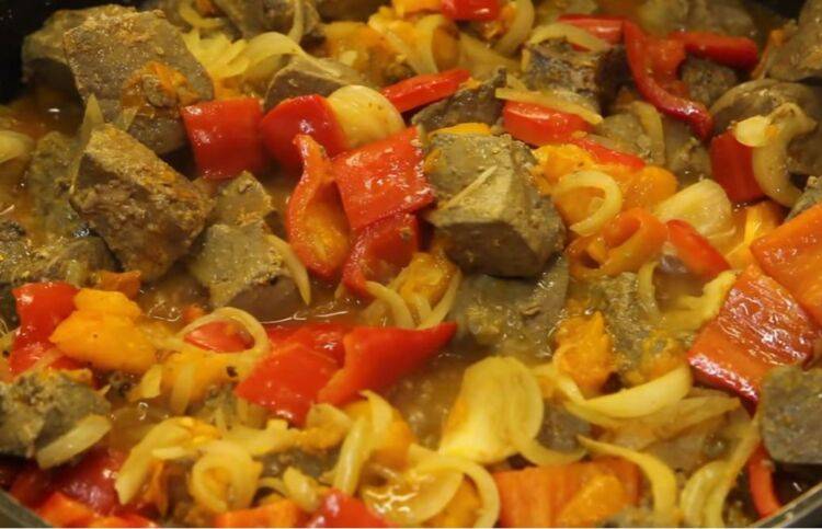 Говяжья печень с картошкой и сыром в духовке