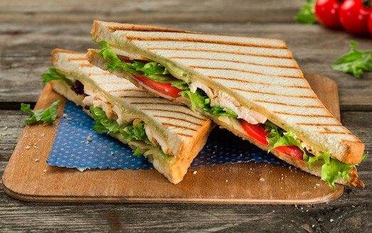 Панини, крок-мадам и вада пав: самые вкусные горячие сэндвичи из разных уголков мира