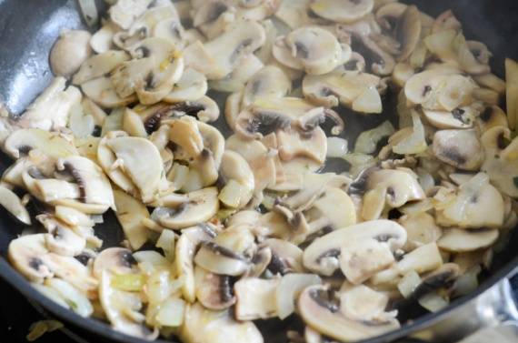Макароны с мясом и грибами