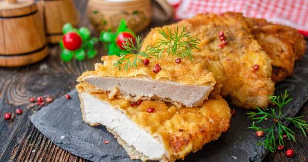 Как приготовить шницель свиной в духовке и на сковороде