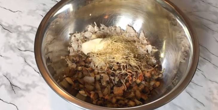 Помидоры, фаршированные сыром и чесноком: 12 простых рецептов