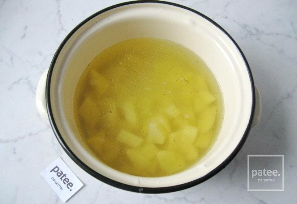 Чешский чесночный суп с гренками