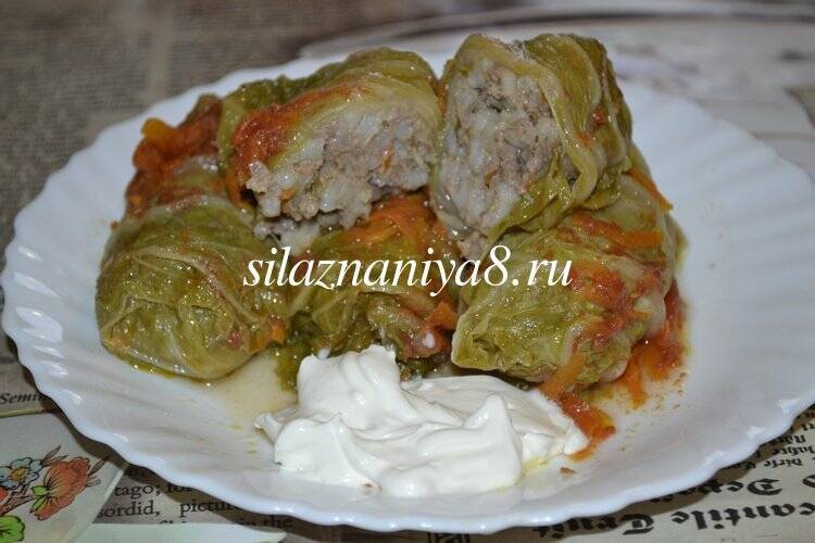 Вкусные голубцы из пекинской капусты с мясным фаршем, приготовленные в духовке по простым рецептам