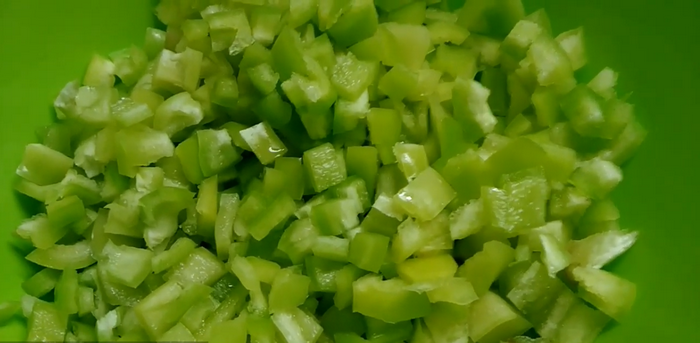 Спагетти в сливочном соусе с курицей