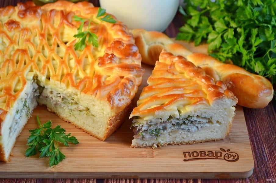 Пирог с рисом и рыбными консервами из дрожжевого теста, рецепт с фото фоторецепт.ru