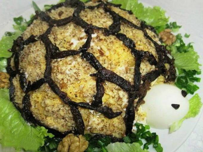 Салат с курицей и черносливом. 11 простых вариантов к празднику и на каждый день
