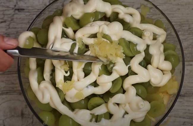 Салаты с ананасами