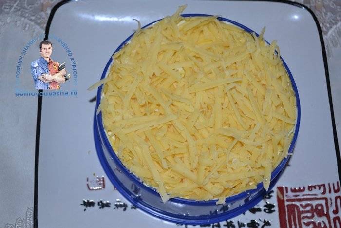 Салат с курицей и черносливом. 11 простых вариантов к празднику и на каждый день