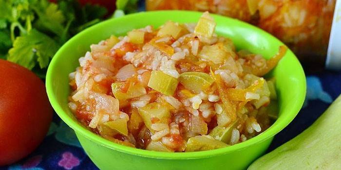 Салат из риса и яиц