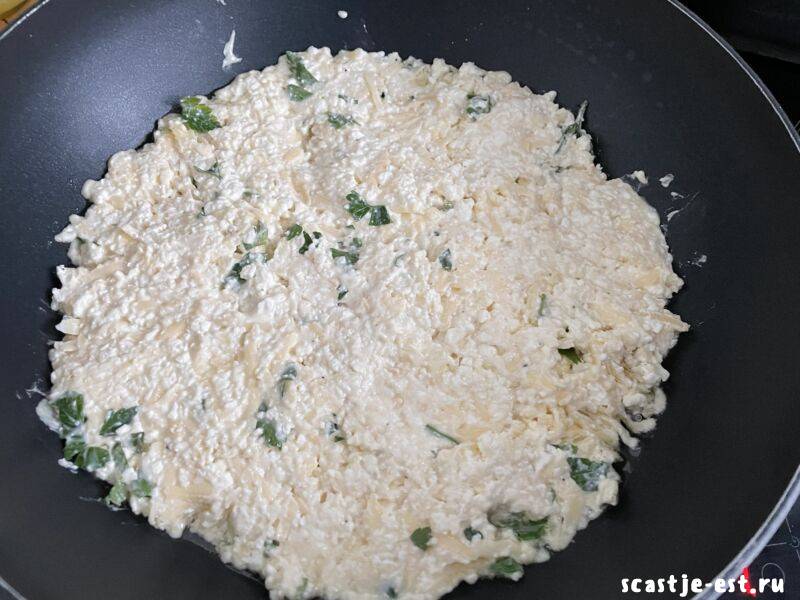 Ленивые хачапури с сыром на сковороде – 6 быстрых и вкусных рецептов