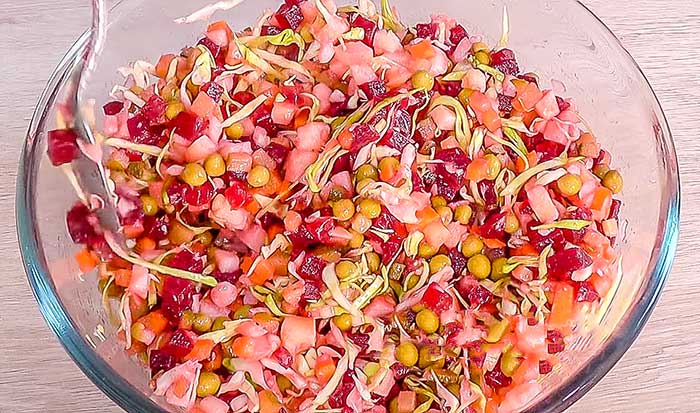 Винегрет с солеными грибами