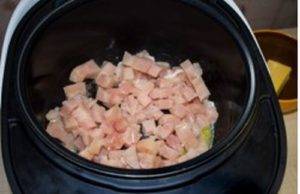 Готовим жульен с курицей и грибами в духовке (в кокотницах, на противне, в горшочках и в форме для запекания)