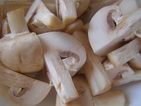 Фрикасе из курицы с шампиньонами по классическому рецепту