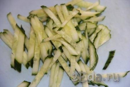 Вкусные салаты с яйцом и зелёным луком: подборка летних рецептов