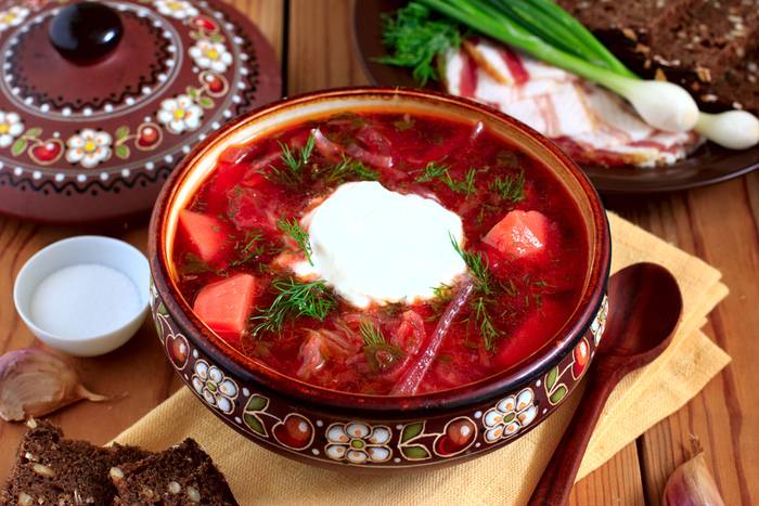 Вкусный борщ можно приготовить и в мультиварке: рецепт с фото