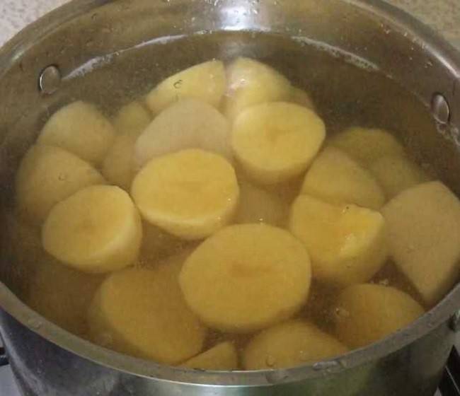 Вареники с картошкой и салом