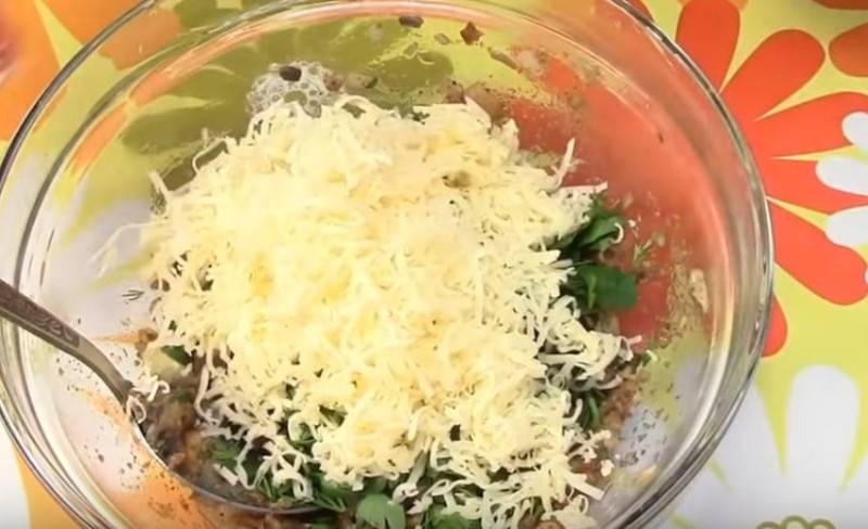 Фаршированные шампиньоны в духовке с сыром и ветчиной