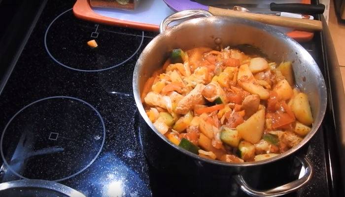 Овощное рагу со свининой в мультиварке с незабываемым вкусом!