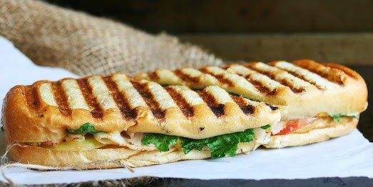 Панини, крок-мадам и вада пав: самые вкусные горячие сэндвичи из разных уголков мира