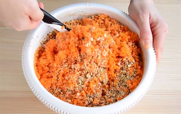 Салат из сырой моркови