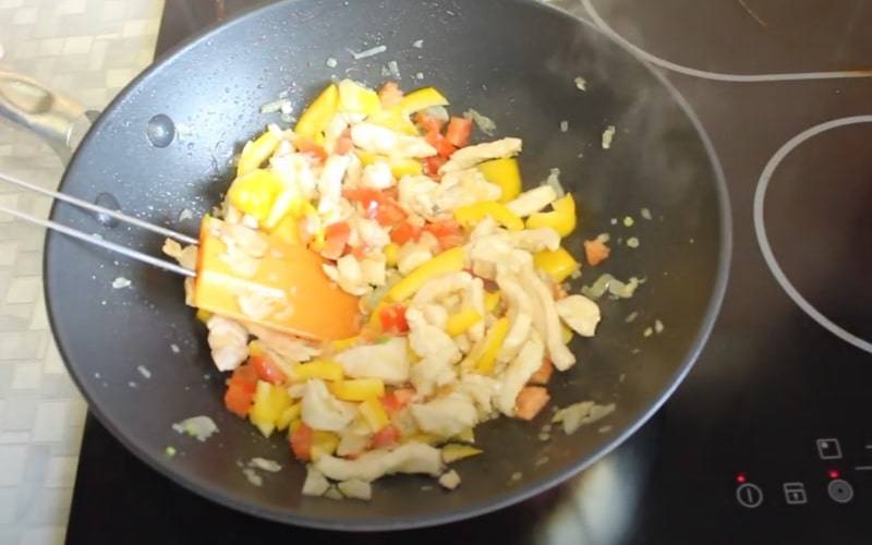 Готовим вкуснейшую мексиканскую кесадилью с курицей