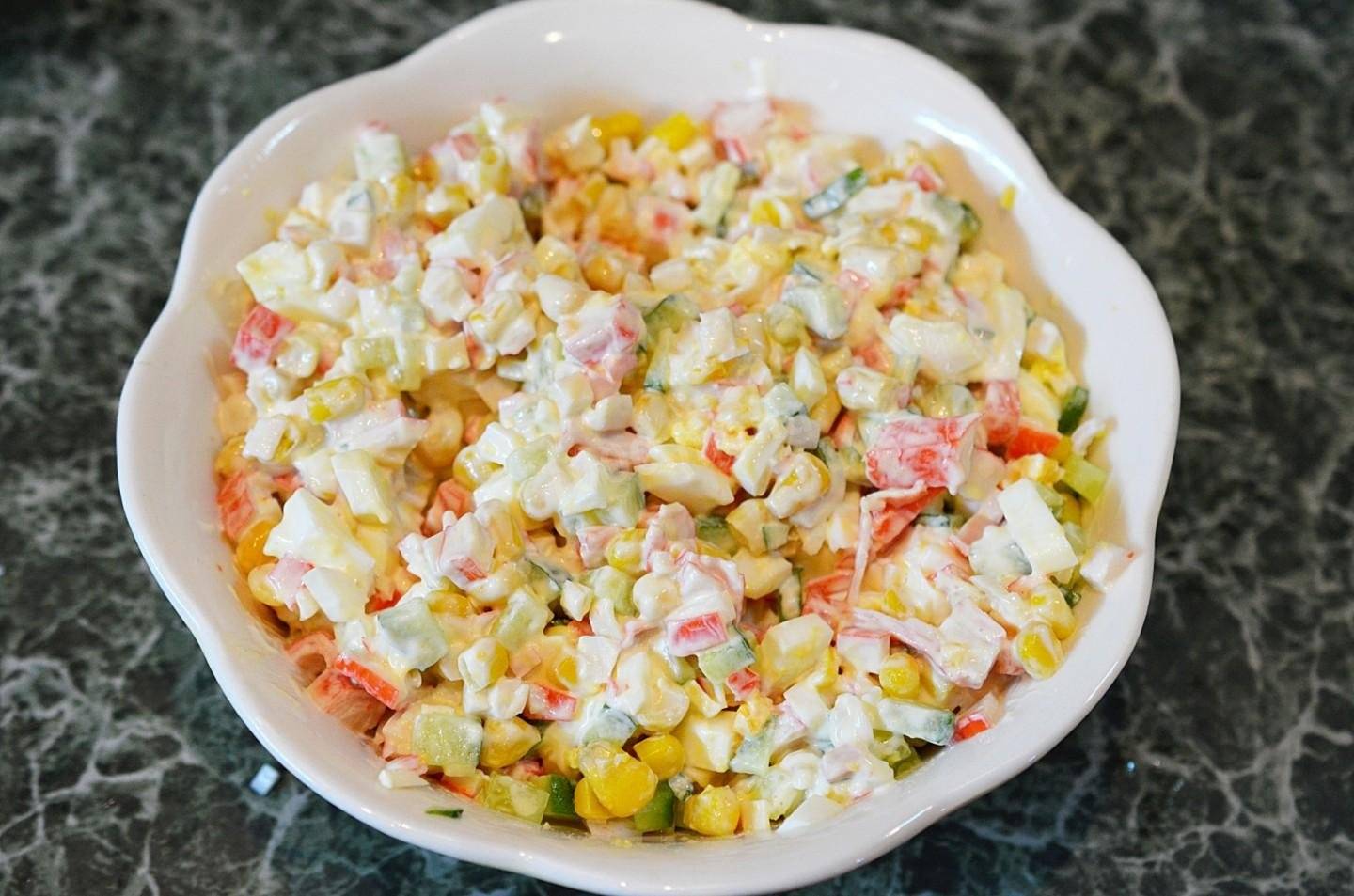 Крабовый салат — классические рецепты очень вкусные и простые