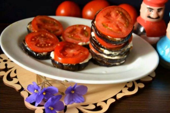 Рулетики из баклажанов с сыром и чесноком