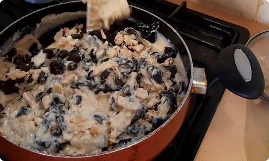 Готовим жульен с курицей и грибами в духовке (в кокотницах, на противне, в горшочках и в форме для запекания)