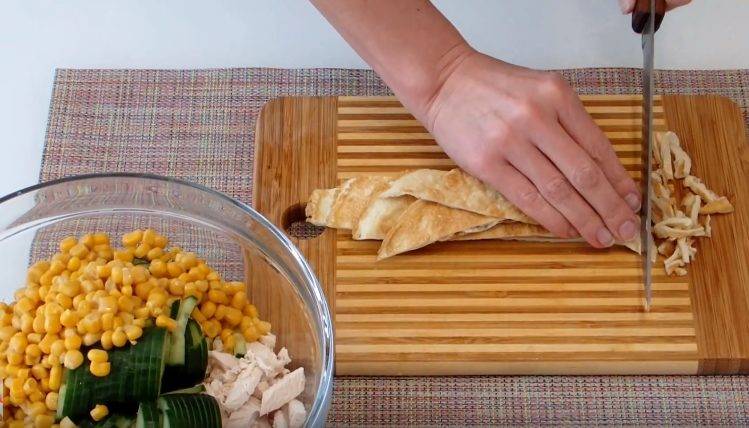 20 простых и вкусных салатов, которые подойдут на все случаи жизни