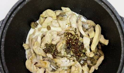 Макароны с сыром фета и овощами