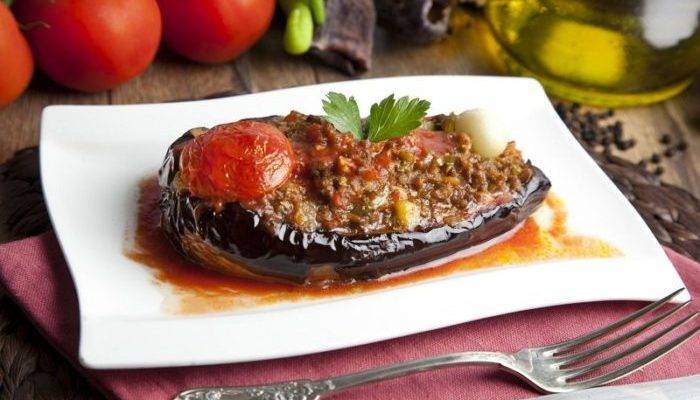 Башенки из баклажанов с помидорами и сыром
