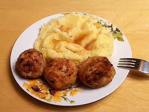 Тефтельки куриные с рисом. тефтели из куриного фарша с рисом с подливкой