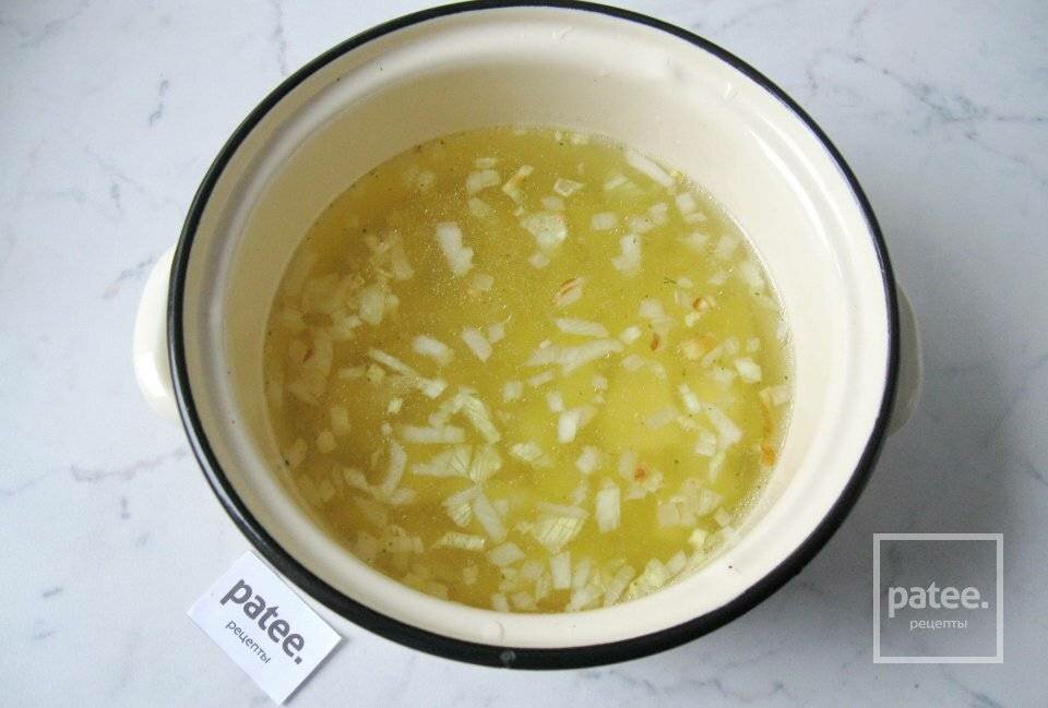 Чешский чесночный суп с гренками