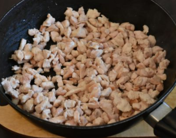 Готовим жульен с курицей и грибами в духовке (в кокотницах, на противне, в горшочках и в форме для запекания)