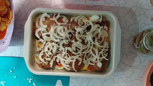 Картошка с курицей в духовке: как сделать сочной и вкусной?