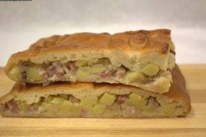 Пошаговый рецепт пирога из слоеного теста с мясом