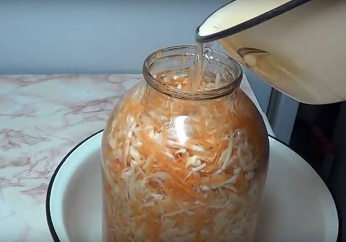 Как приготовить квашеную капусту с медом