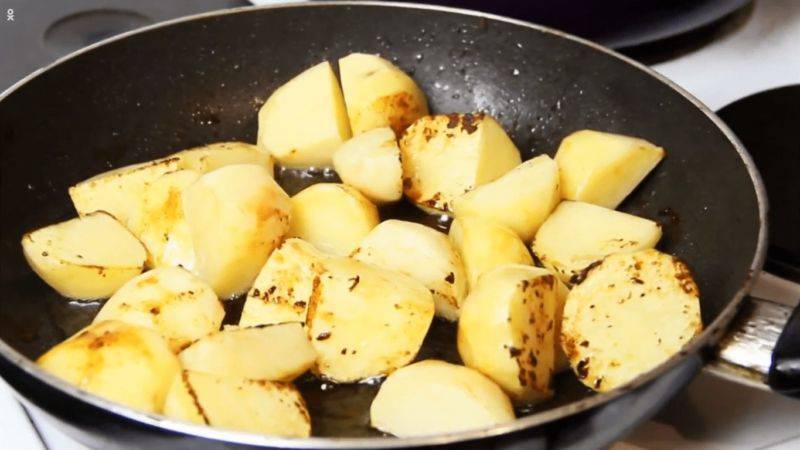 Жаркое по-домашнему из свинины и картофеля: 9 популярных рецептов