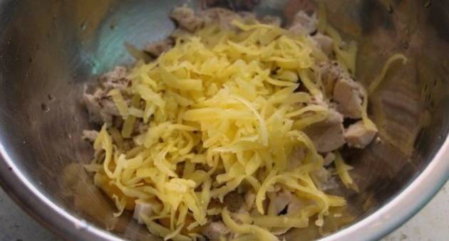 Киш с курицей, грибами и брокколи
