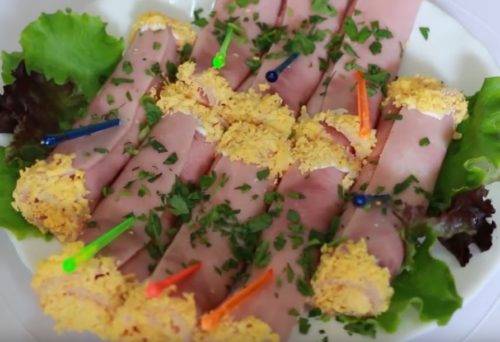 Рулетики из ветчины с сыром и чесноком рецепт с фото пошагово как сделать