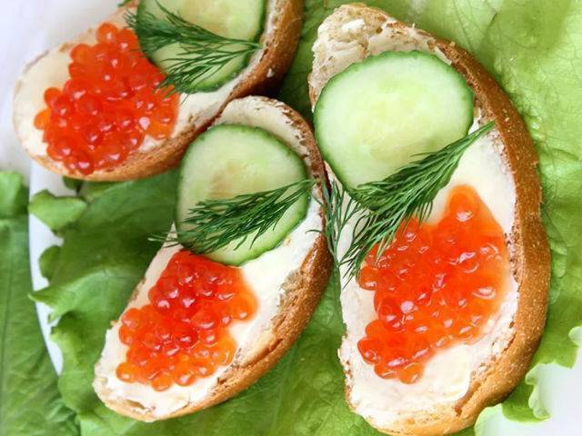 11 самых вкусных бутербродов с красной рыбой к новогоднему столу